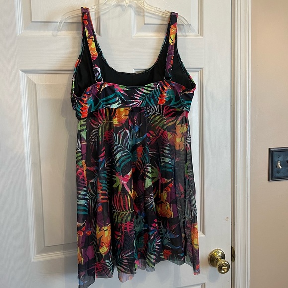 Women Plus Size Tropical Flattering Skirted Top & Bottom Tankini Set 16W & 20W - Picture 6 of 11